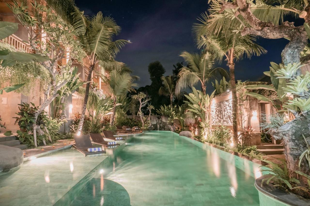 Weda Cita Resort And Spa By Mahaputra Убуд Екстериор снимка The pool at the hotel