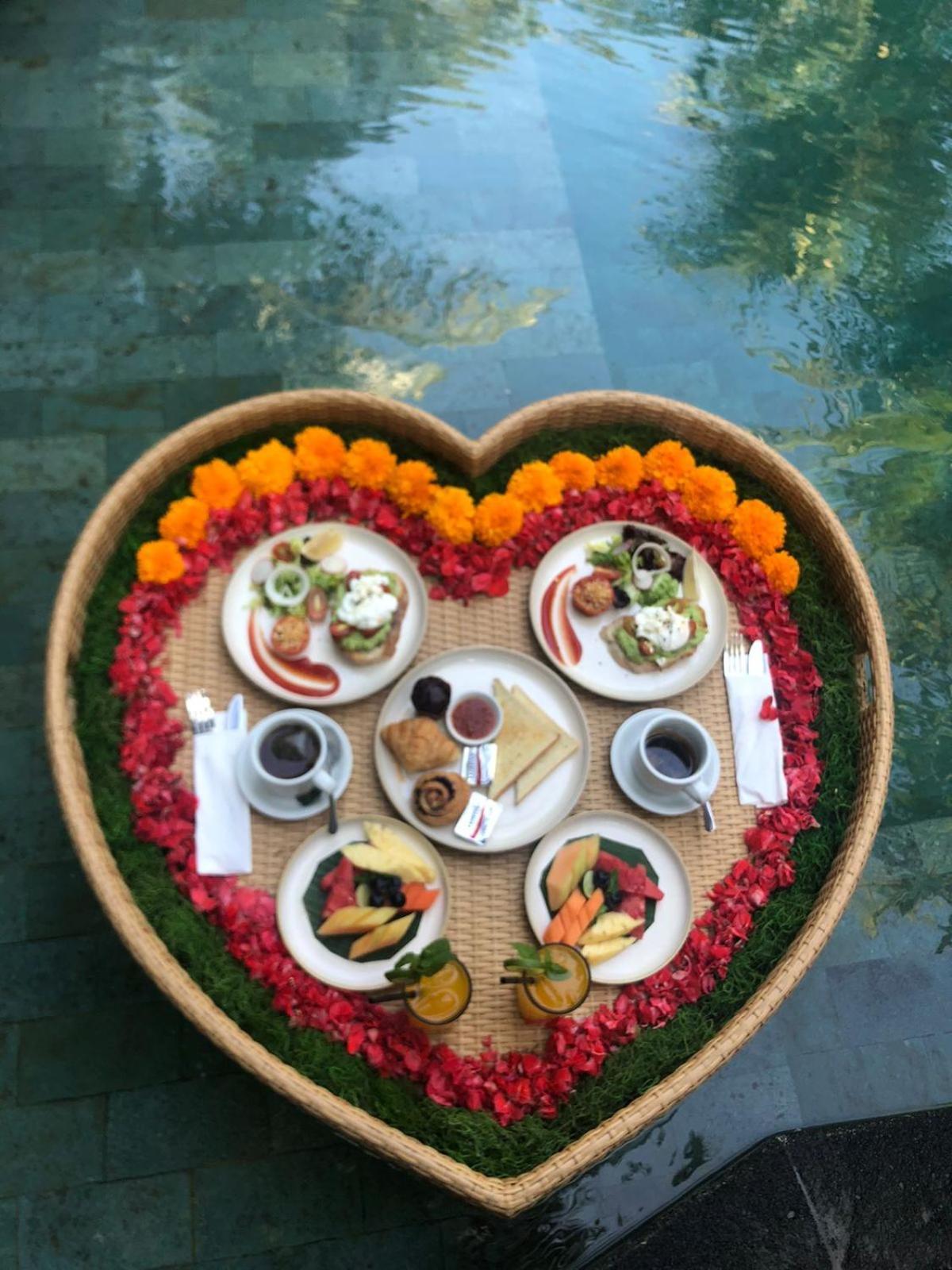 Weda Cita Resort And Spa By Mahaputra Убуд Екстериор снимка A traditional Balinese breakfast